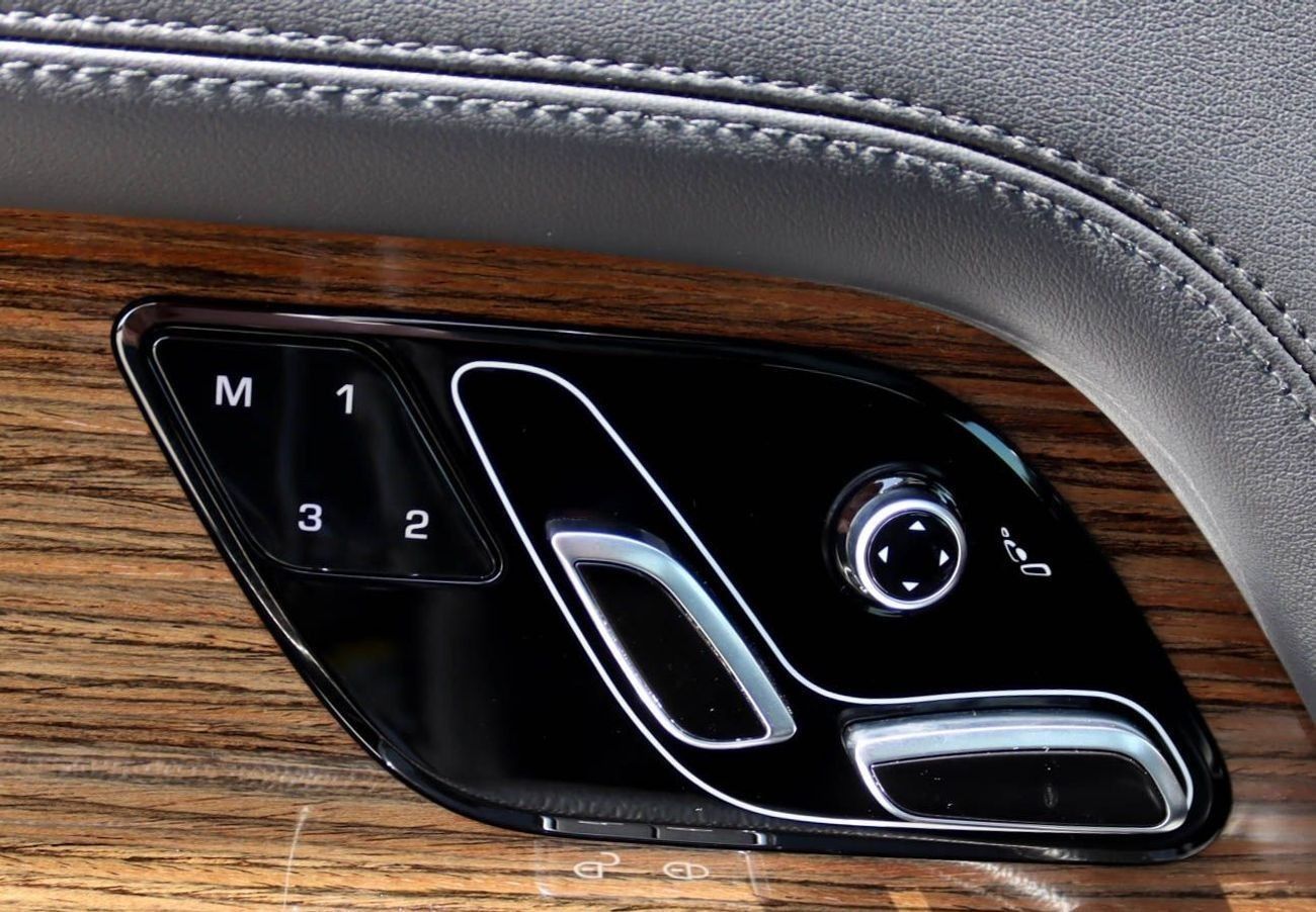 Land Rover Range Rover HSE 3.0L (375 HP) Range Rover GCC, Original Paint, Accident-Free, Full Service History, AED 3025 /Mo