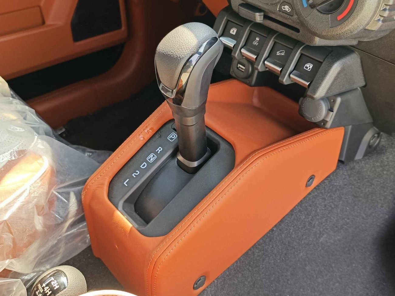 سوزوكي جيمني 1.5L  PETROL / A/T / ALL GRIP OFF ROAD / 4WD (CODE # JY15GL)