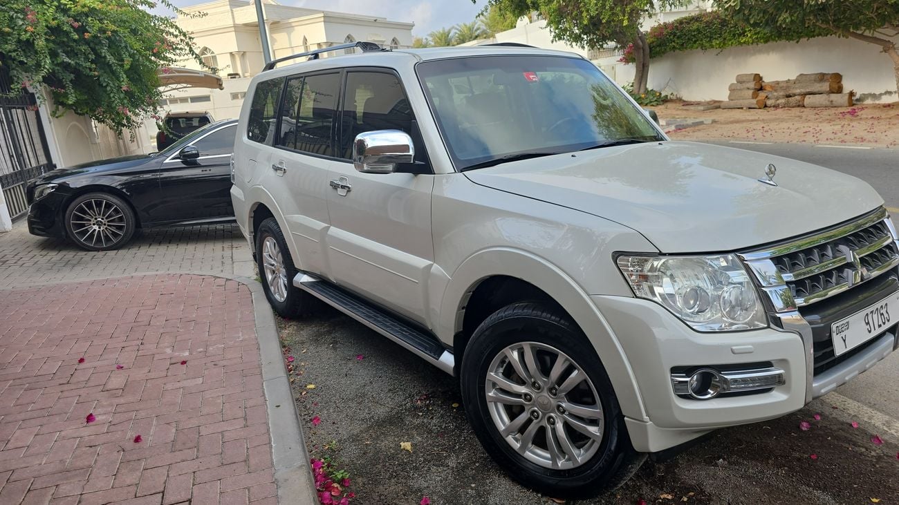 ميتسوبيشي باجيرو GLS Highline 3.8L (236 HP)
