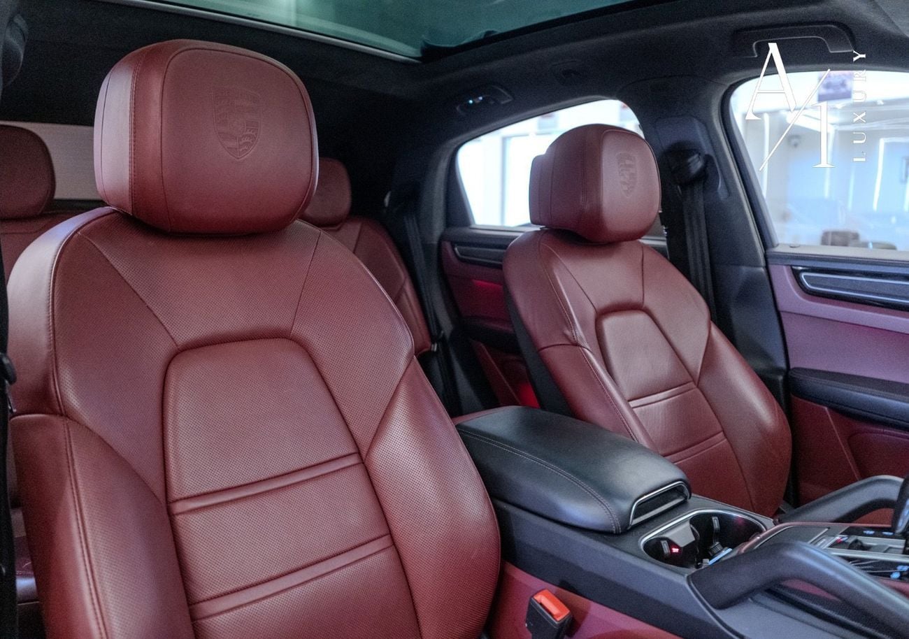 Porsche Cayenne 2021 Porsche Cayenne GTS , With Warranty, Excellent Condition, Fully Service History, GCC Spec