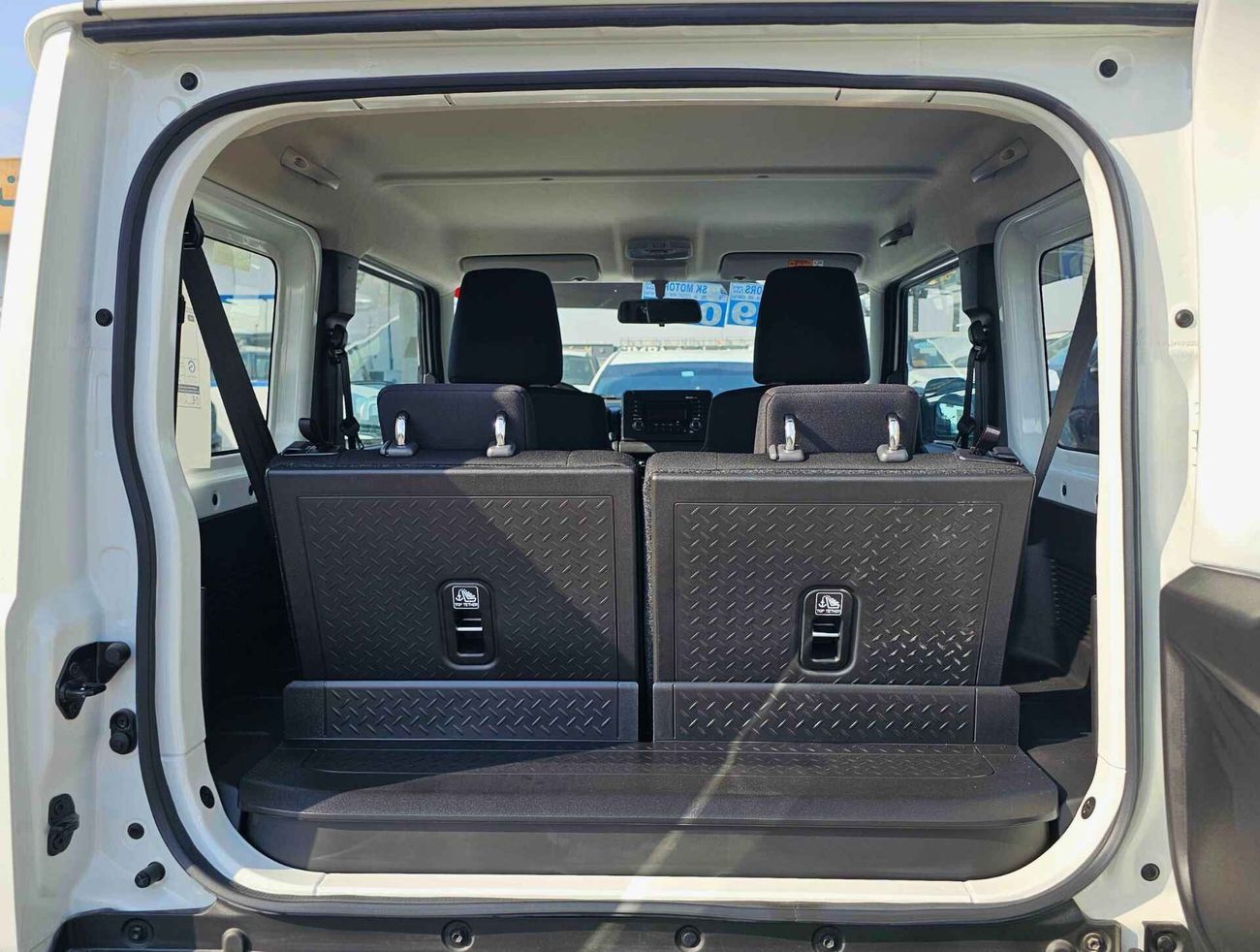 Suzuki Jimny GLX / A/T / 1.5L V4 PETROL / 3 DOOR / ALL GRIP OFF ROAD / 4WD (CODE # GLX)