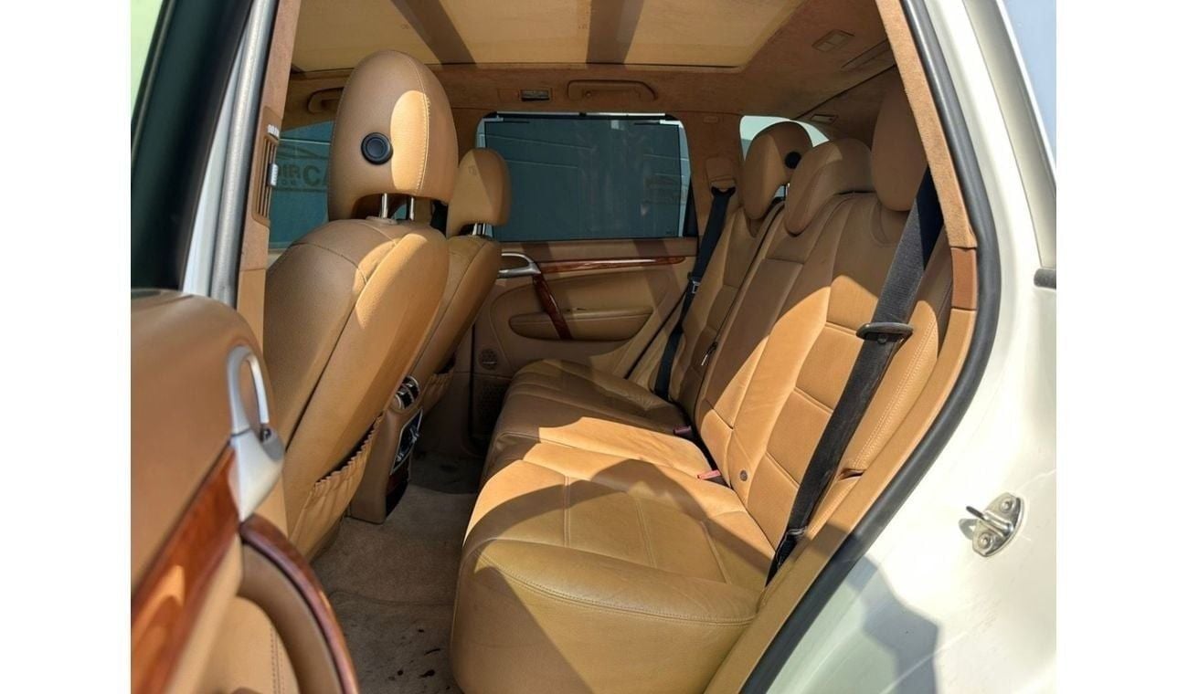 Porsche Cayenne Turbo S | 4.5L V8 6AT (521 HP) | 2006 | GCC Specs | First Owner | Low Mileage