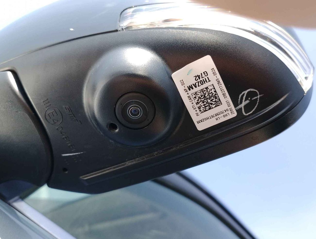 سوزوكي جراند فيتارا GLX / HYBRID / DOUBLE TONE / 1.5L V4 /  "9" DISPLAY / HEADUP DISPLAY / PANORAMIC (CODE # GVHB4X4F)