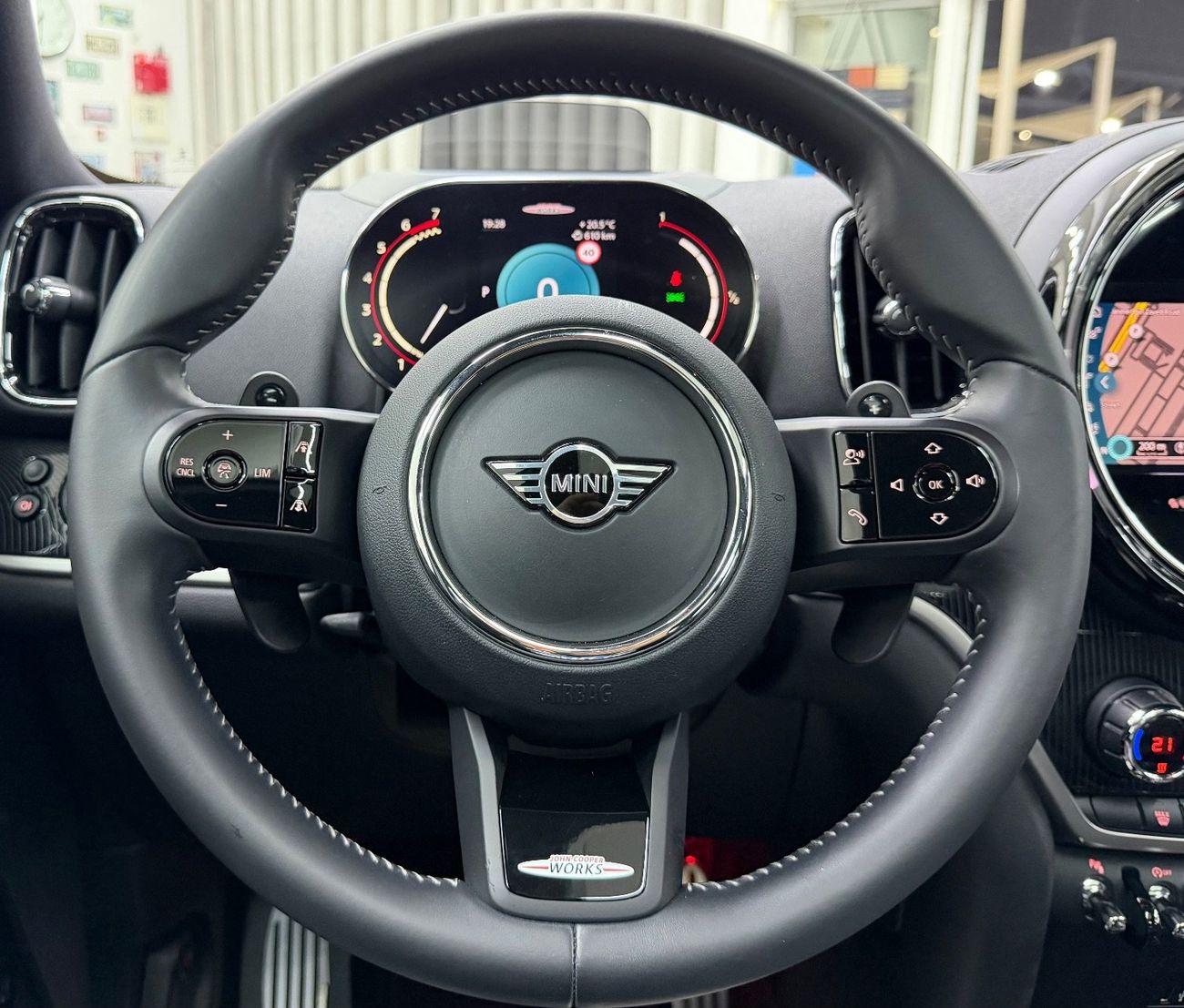 ميني جون كوبر كونتري مان GCC .. FSH .. Low Milegea .. Top Range