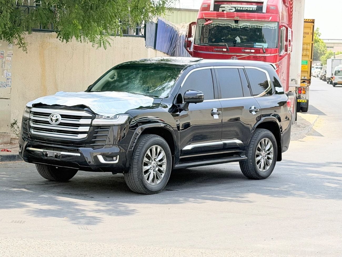 تويوتا لاند كروزر Toyota landcuriser GXR V8 2016 sunroof facelifted 2025 petrol 2016 V8 sunroof 4.6 petrol