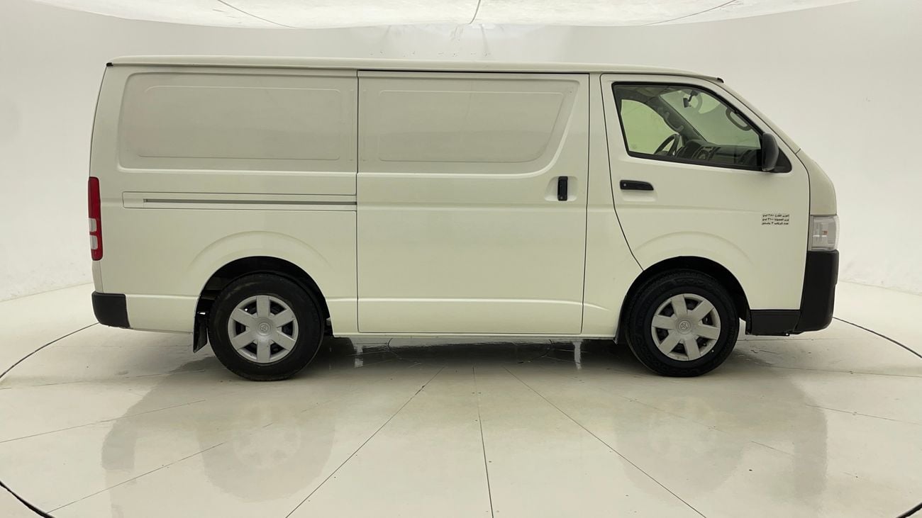 تويوتا هاياس GL STANDARD ROOF PANAL VAN 2.7 | بدون دفعة مقدمة | اختبار القيادة في المنزل