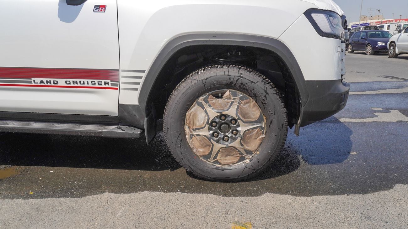 Toyota Land Cruiser GR SPORT 3.5L V6 Oman Specs