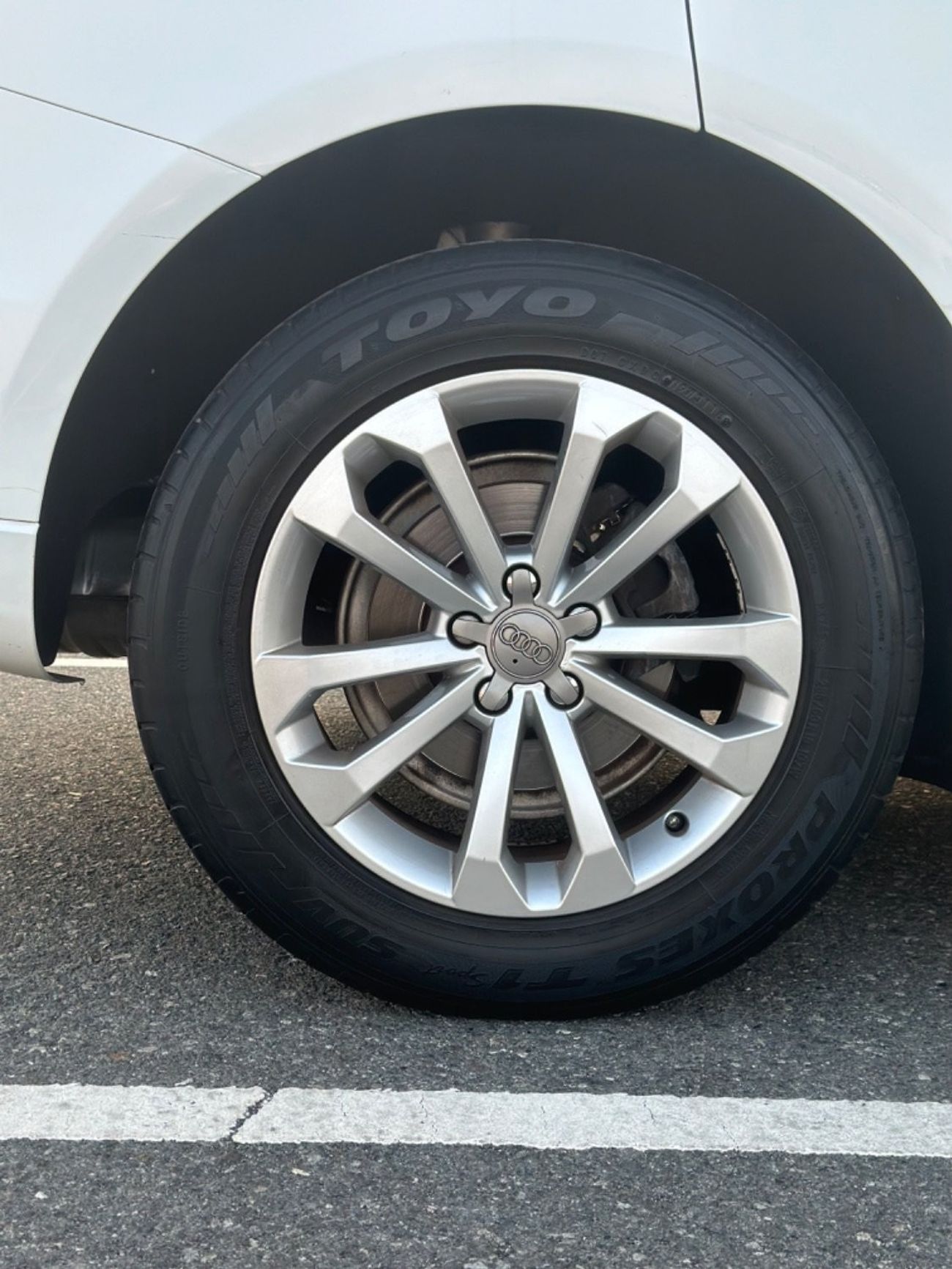 أودي Q5 S-لاين موديل 2014  خليجي حاله ممتازه جدااا من الداخل والخارج