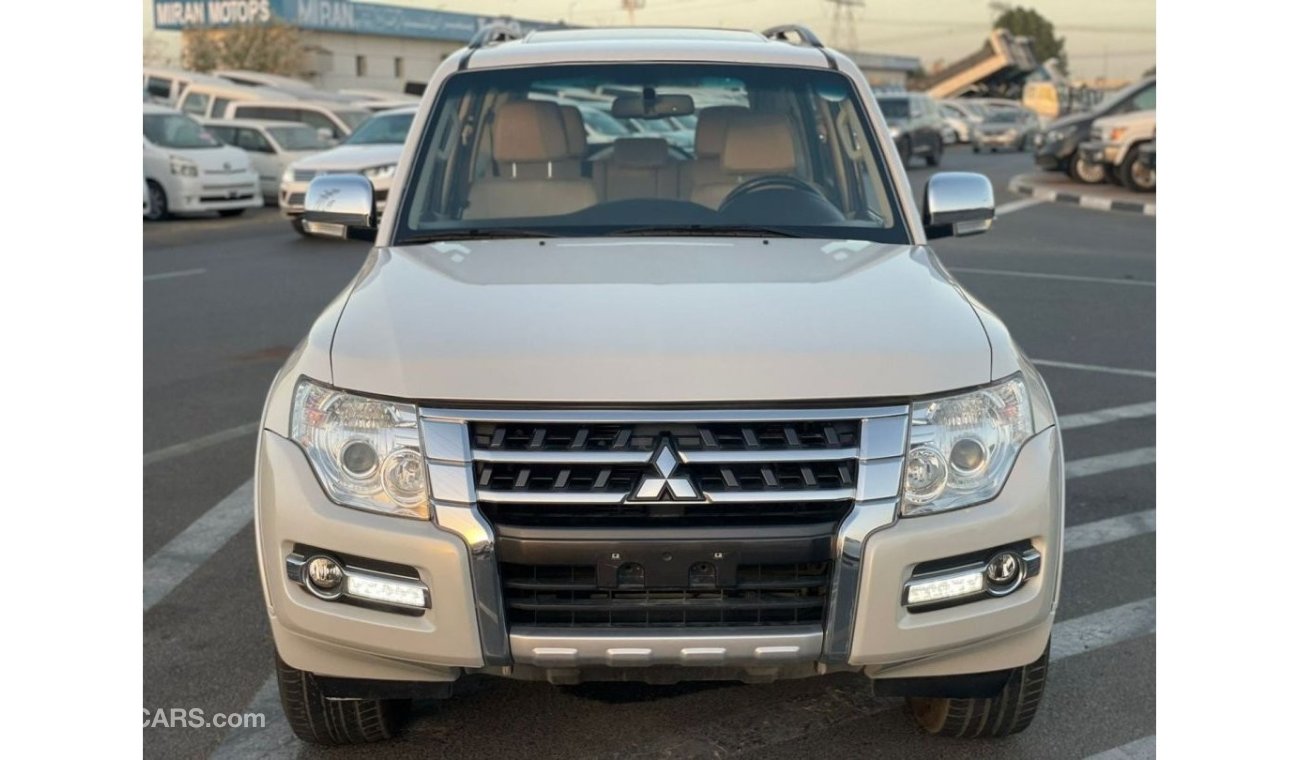 ميتسوبيشي باجيرو 2019 Mitsubishi Pajero GLS 4x4 Sunroof - 100% No Accident / Export Only