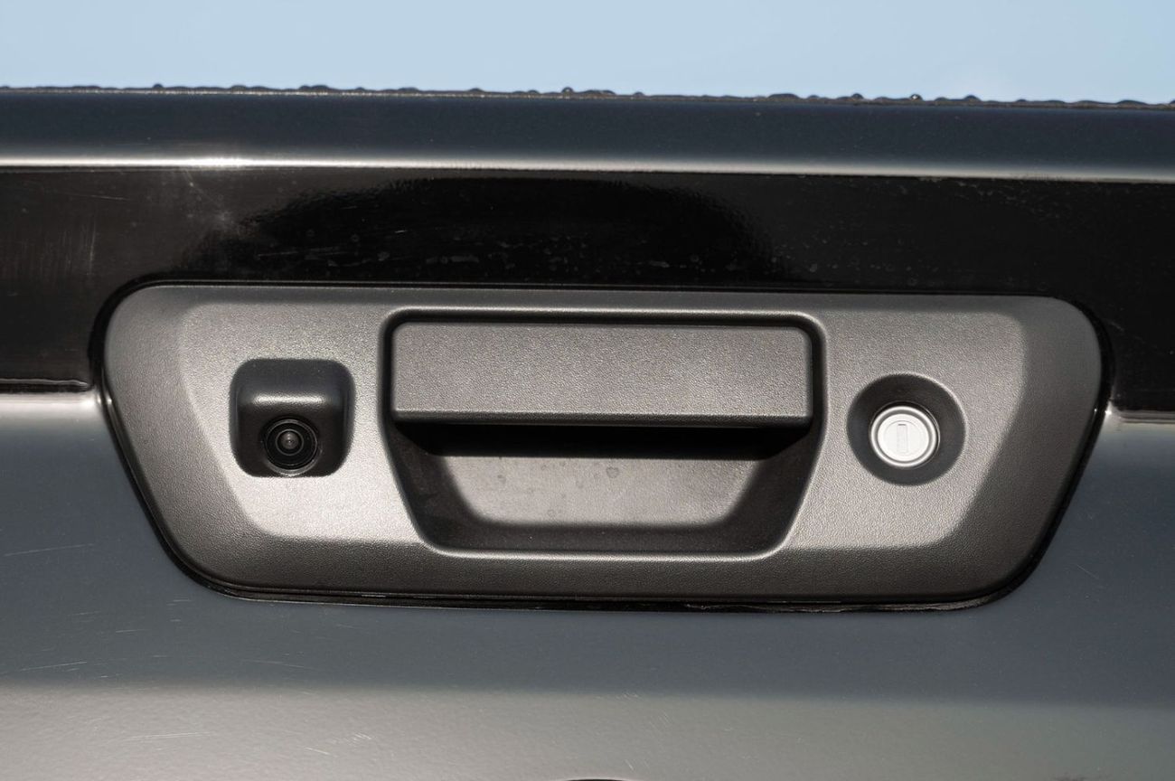 Nissan Navara 2025  Nissan Navara LE 2.5L Petrol Manual - Black