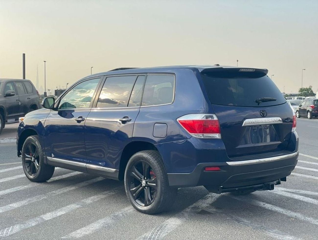 Toyota Highlander 2013 Toyota Highlander XLE+ 4x4 Full Option 7 Seater With Rear CAM & Rims - Canadian Specs - 145,000