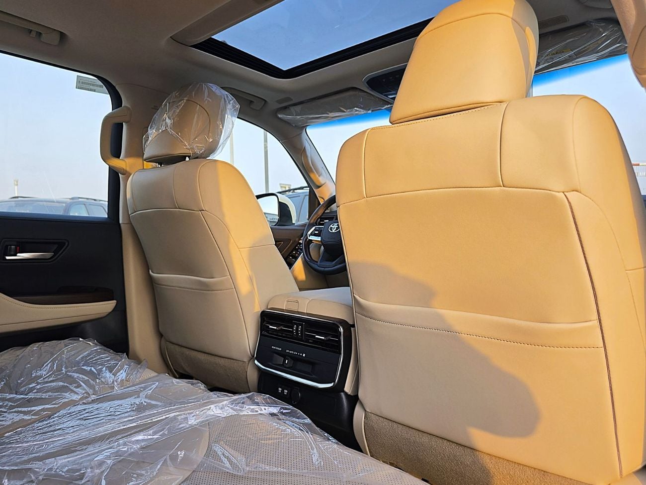 تويوتا لاند كروزر GXR Toyota Land Cruiser LC300 AERO S 4.0L A/T V6 4WD GCC White Color 2026 Model