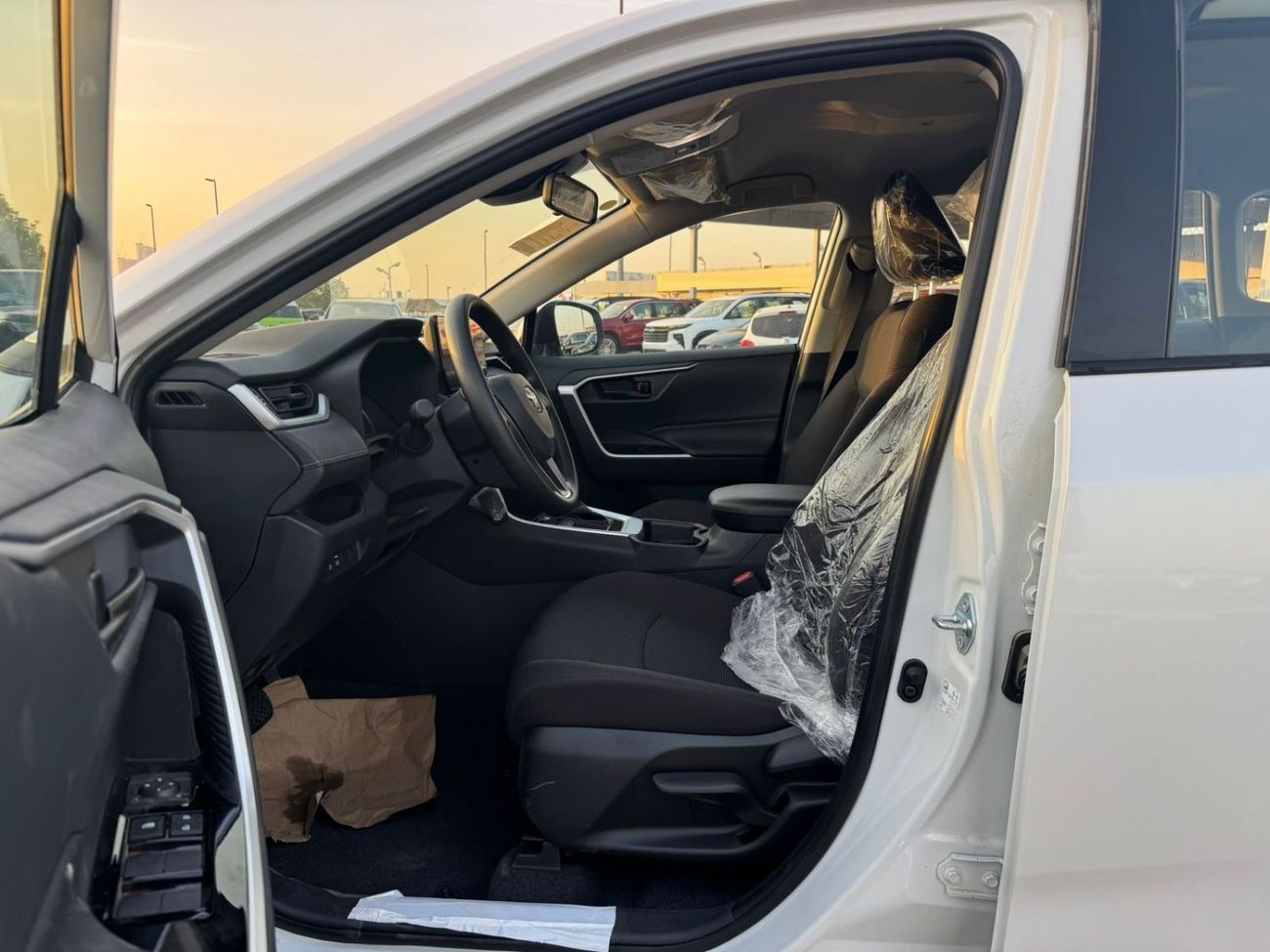 Toyota RAV4 2025 TOYOTA RAV4 2.0L PETROL A/T STANDARD OPTION CHINESE OPTION