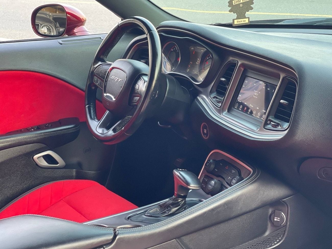 Dodge Challenger SXT 3.6L V6 3.6 / ECO CAR / BIG SCREEN / REMOTE START / KEYLESS ENTRY / IN PERFECT CONDITION