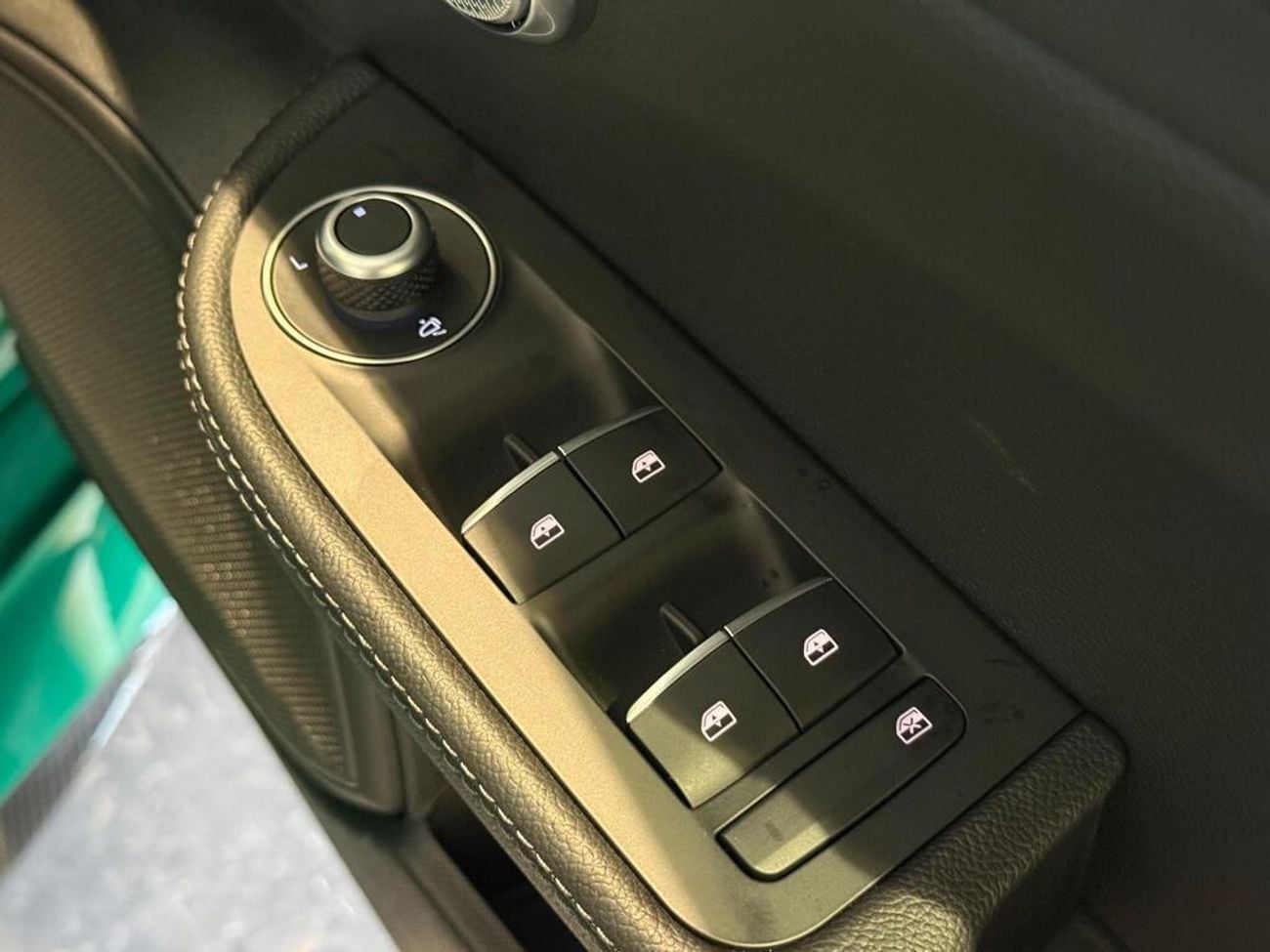 ألفا روميو جوليا 2.9 V6 Bi-Turbo Quadrifoglio Auto Euro 6 (s/s) 4dr (EXPORT ONLY) Right hand drive