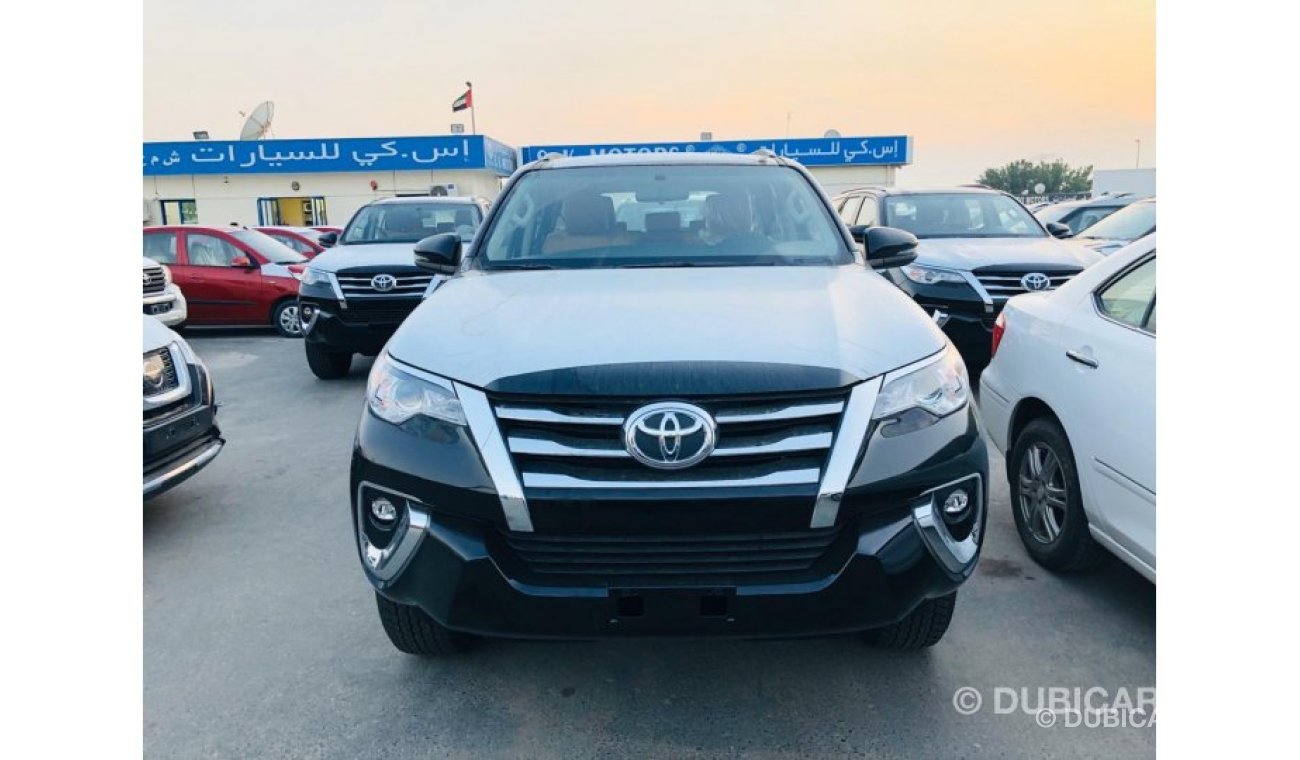 تويوتا فورتونر 2.7L PETROL - DVD - REAR CAMERA - REAR & FRONT SENSOR - CHROME PACKAGE