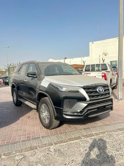 Toyota Fortuner SR5