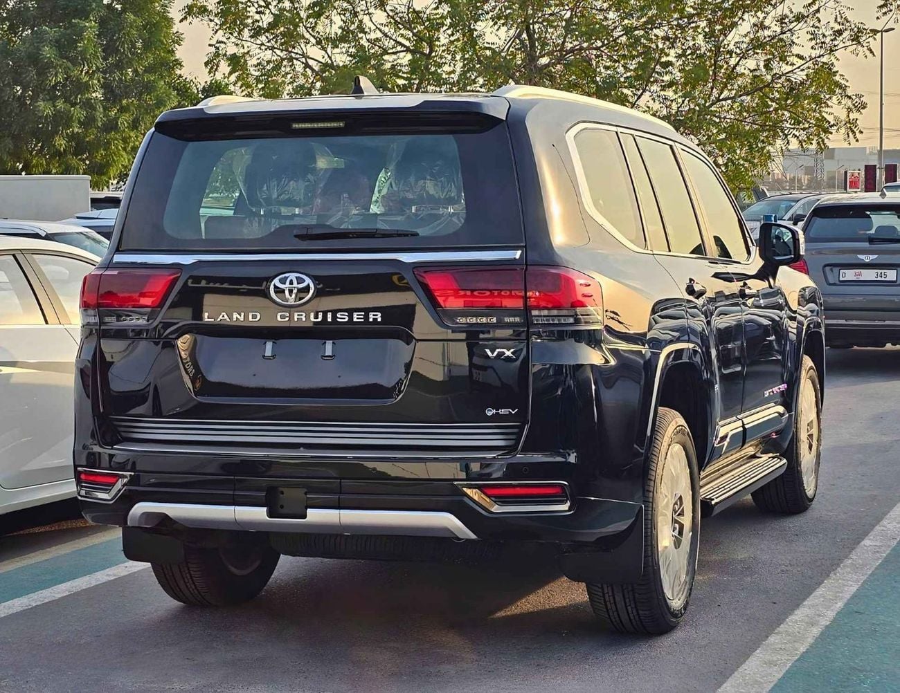 Toyota Land Cruiser VX HYBRID / 3.5L V6 PETROL /RADAR/BIG DVD/JBL SPKRS/COOL BOX/LETAHER WITH MEMORY SEATS (CODE#VXH25)