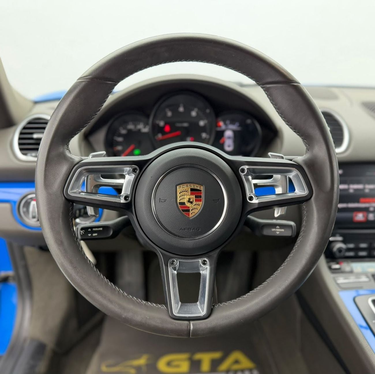 Porsche 718 Cayman STANDARD