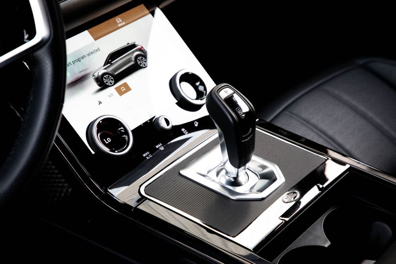 لاند روفر رانج روفر إيفوك 3,212 P.M | Range Rover Evoque R-Dynamic | 0% Downpayment | Amazing Condition!