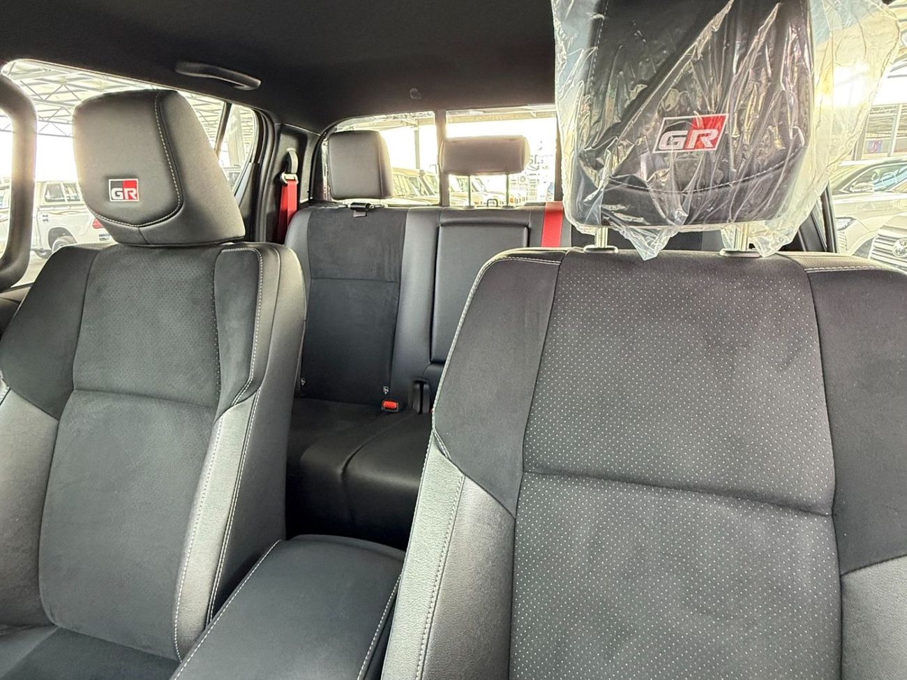 Toyota Hilux GR-SPORT 4.0 V6 **EXPORT ONLY**التصدير فقط خارج الخليج***