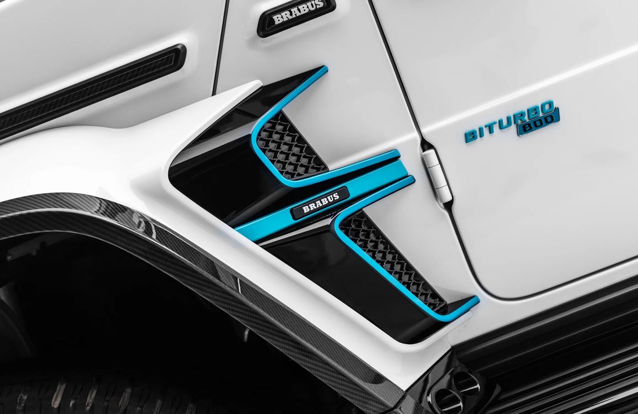 Mercedes-Benz G 63 AMG 4X4² 4.0L V8 Bi-Turbo Engine