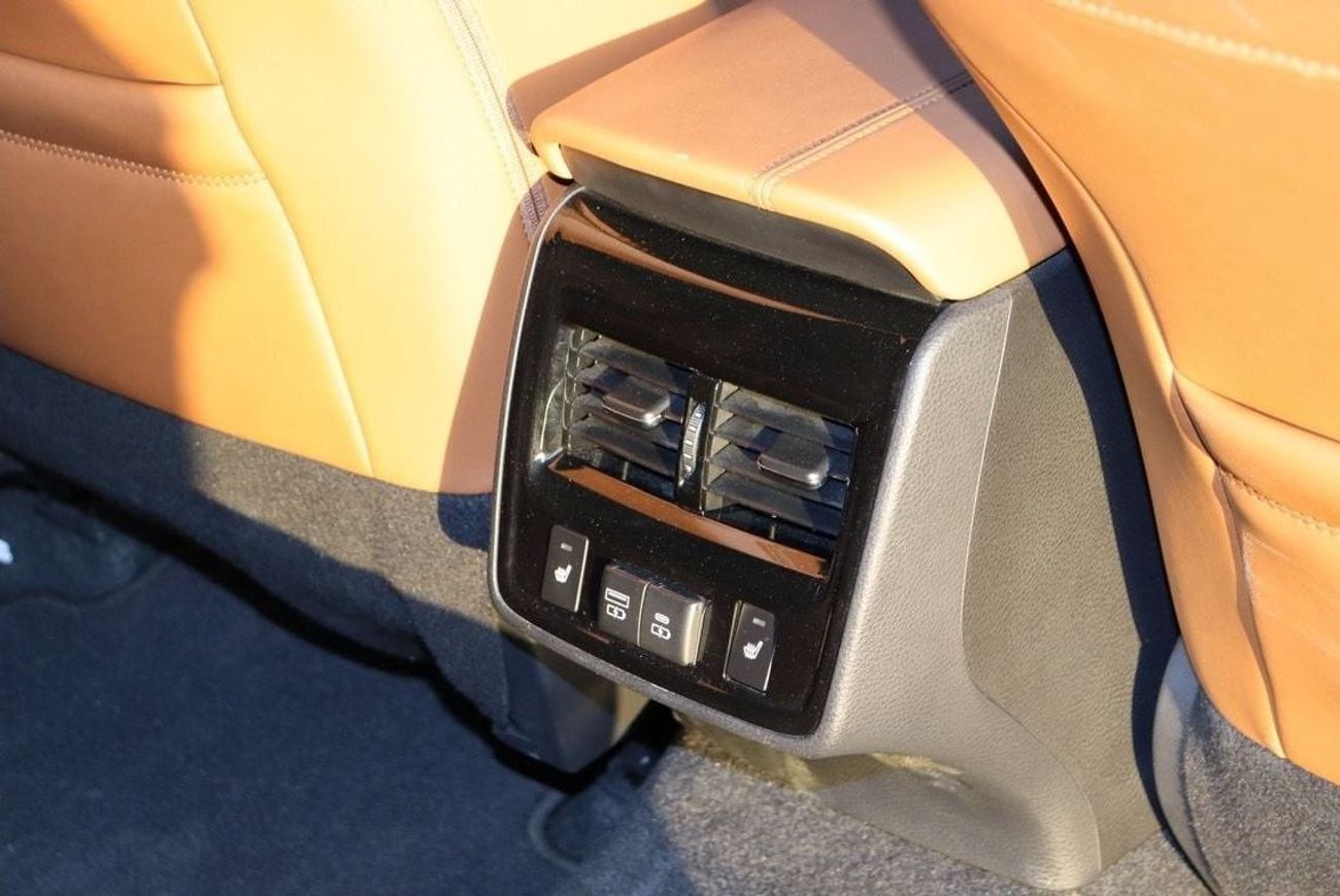 Toyota Avalon Limited 3.5L Toyota Avalon V6 / GCC / First Owner / Full / Under Warranty