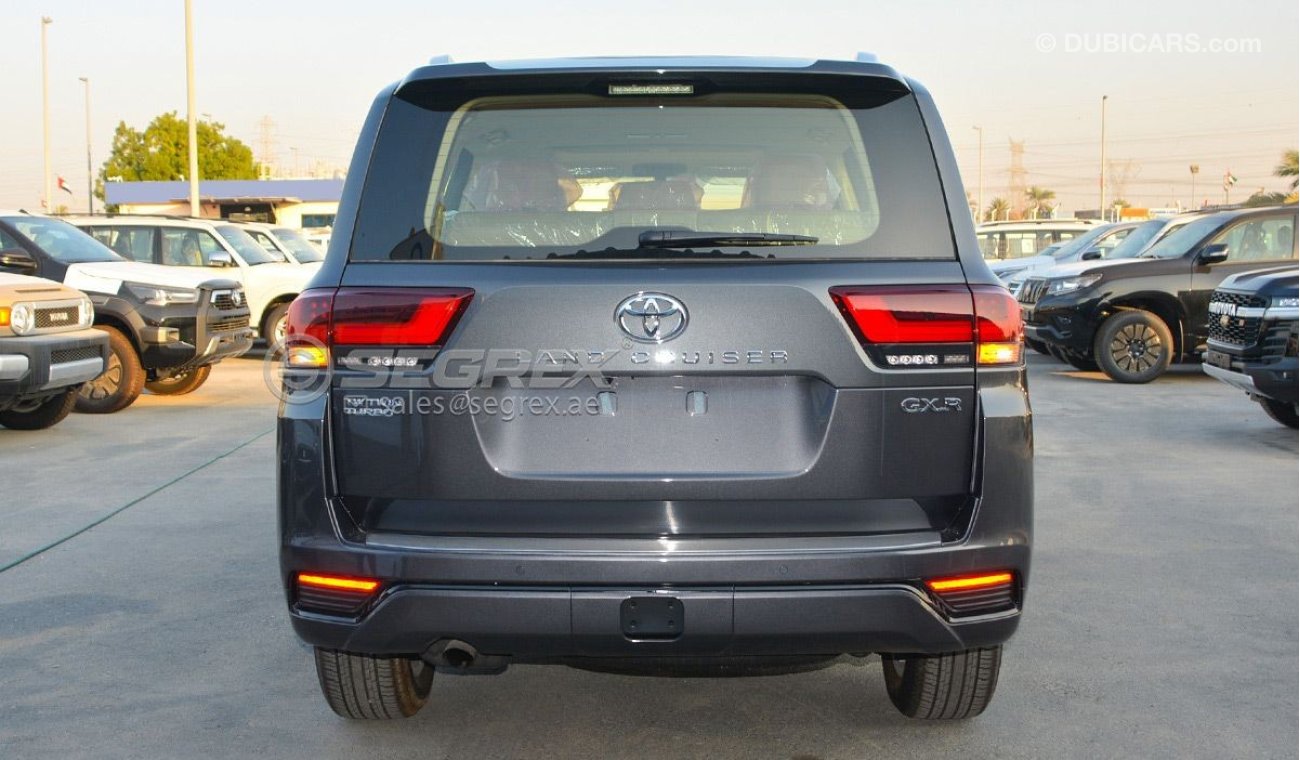 Toyota Land Cruiser LC300 3.3L DSL 4WD AT with rear differential lock, sunroof, 20R Alloy wheel, 360