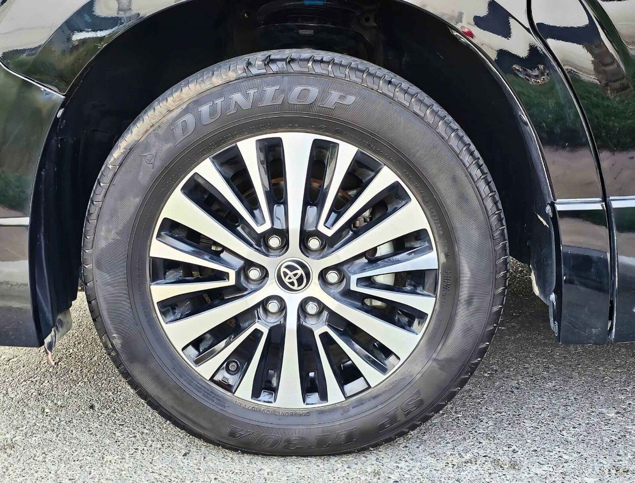 Toyota Granvia PREMIUM / FULL OPT/  ORG KMS/ ORG PAINT/ 2198 MONTHLY / LOT#8003492