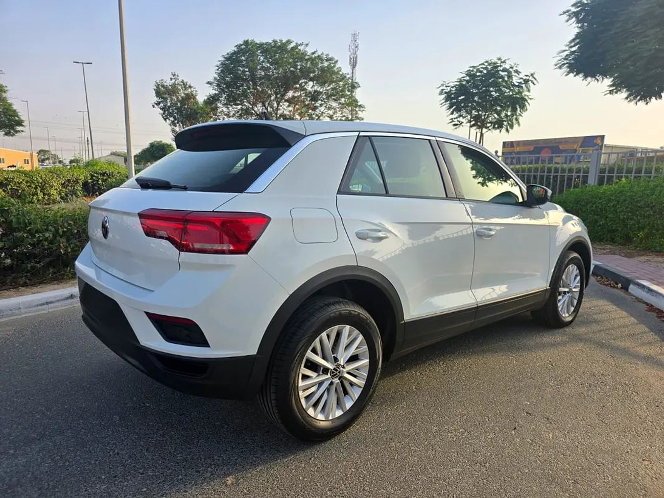 Volkswagen T-ROC TREND FREE OFFERS 1.4L , GCC! We arrange loan without down payment!