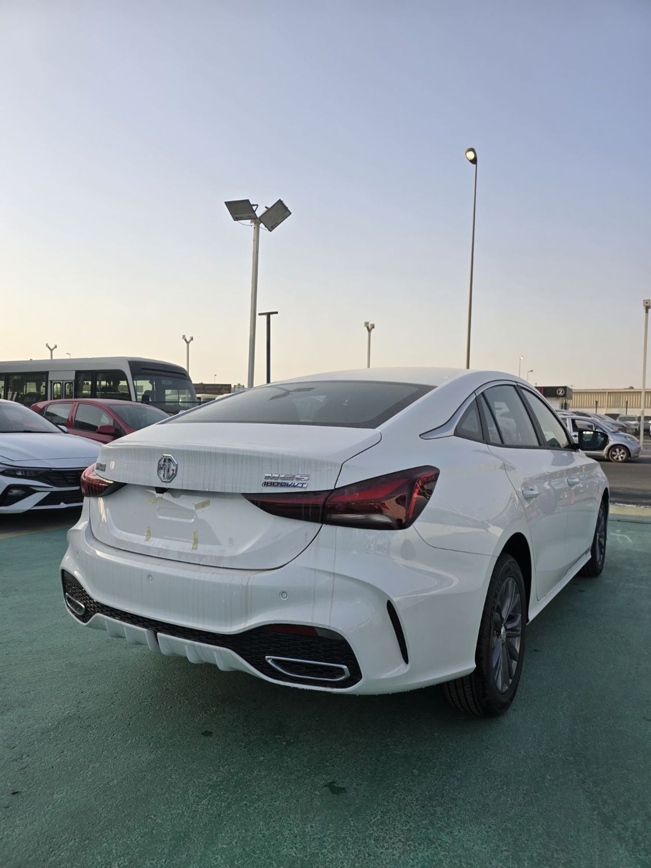 أم جي 5 MG5 FACE-LEFT