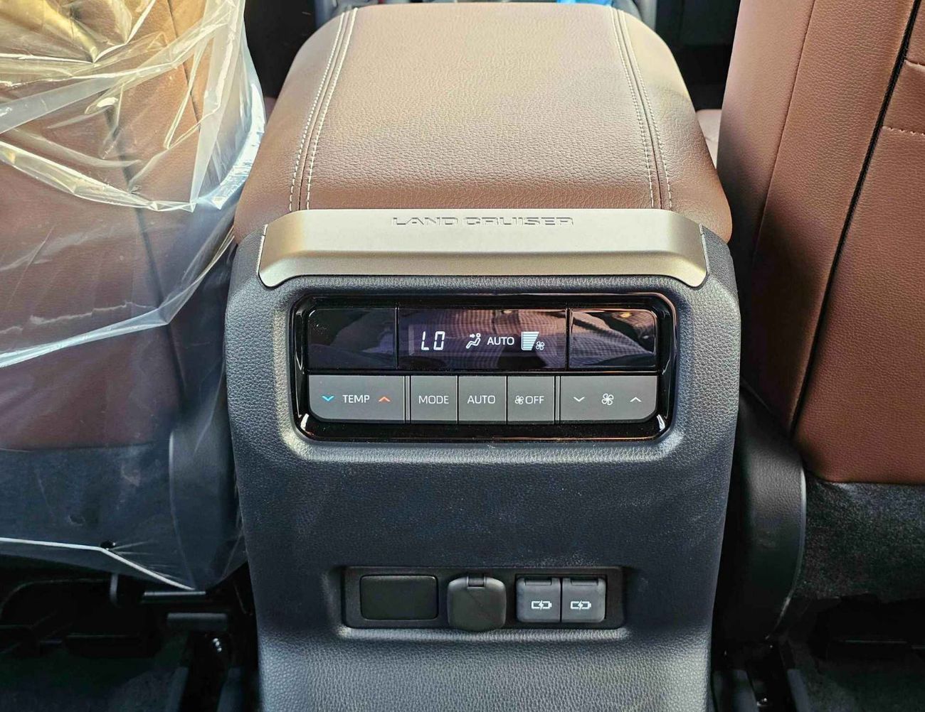 Toyota Prado ADVENTURE TURBO / REAR PWR DOOR, DRIVER PWR SEAT, SUNROOF/2.8L DIESEL 4WD/ CODE# P28ADV3