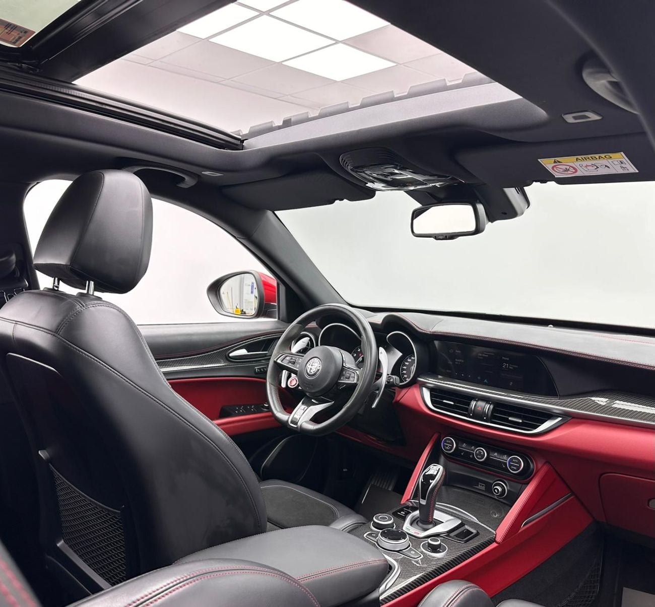 Alfa Romeo Stelvio 2020 Alfa Romeo Stelvio Quadrifoglio, Nov/2026 Alfa Romeo Warranty + Service Contract, FSH, GCC