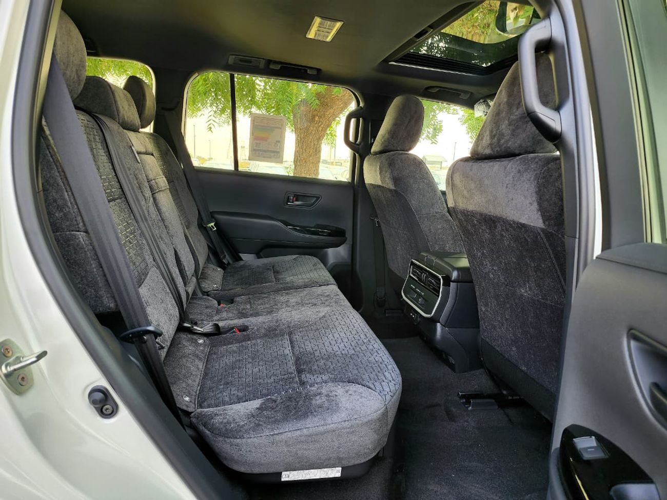 تويوتا لاند كروزر Toyota Land Cruiser GXR 3.5L Tween Turbo Model 2026 With Sunroof, Col Box, Power Seat,