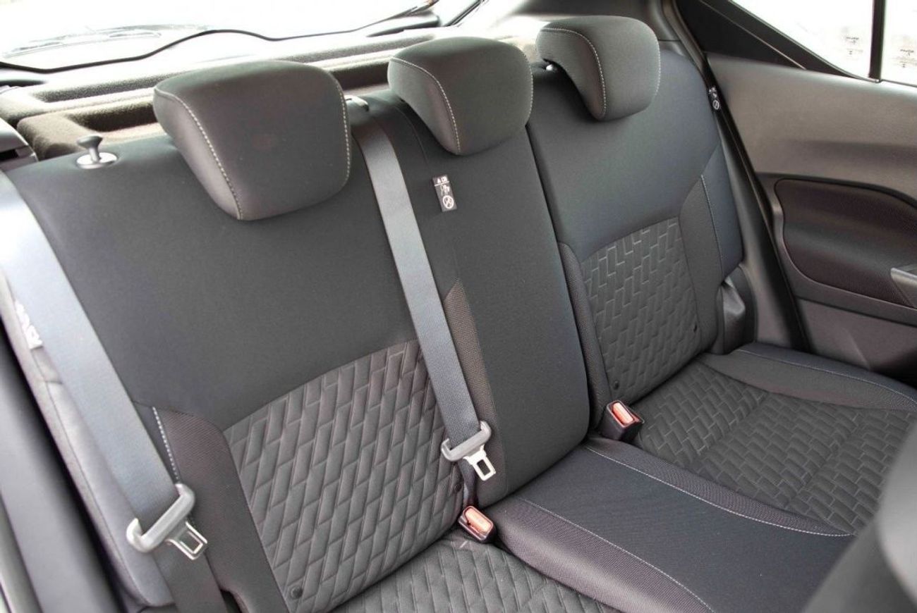 Nissan Kicks 2024 Nissan Kicks 1.6 SV - Silver inside Black | Export Only