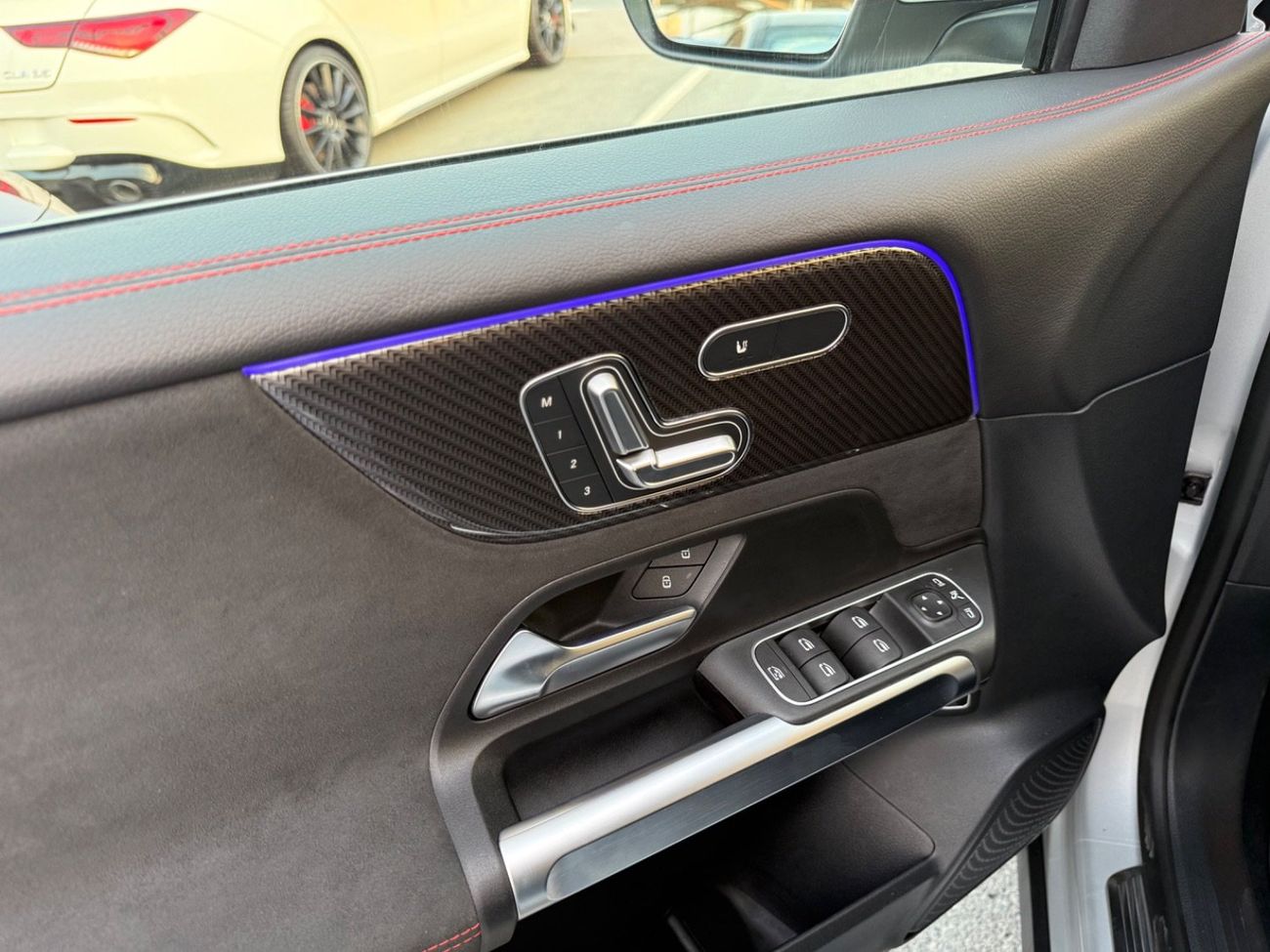 Mercedes-Benz GLB 250 Premium 2.0L (5 Seater)