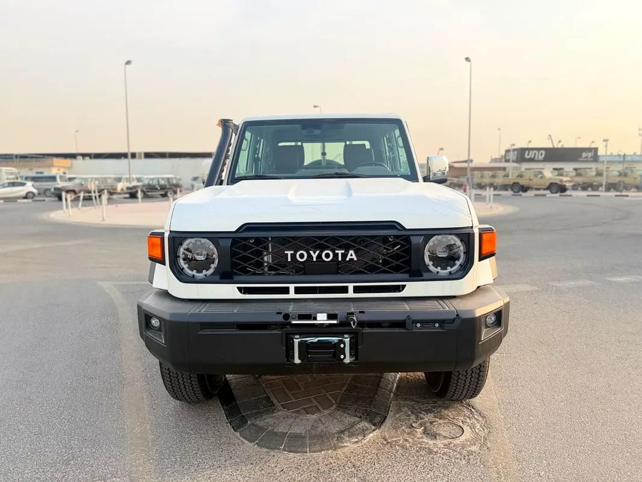 تويوتا لاند كروزر 70 LC79 LX Brand LC 79 LX Pick-up - GCC Specs