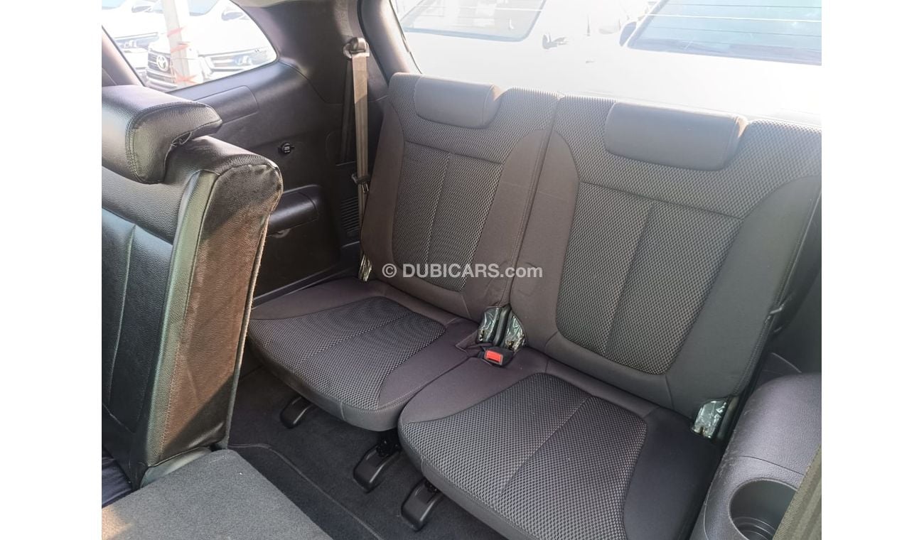 Hyundai Santa Fe Hyundai Santafe 2011 diesel.The car is very good, in perfect condition, looks clean from the inside