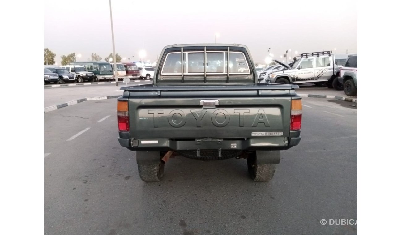 تويوتا هيلوكس TOYOTA HILUX PICK UP RIGHT HAND DRIVE (PM972)