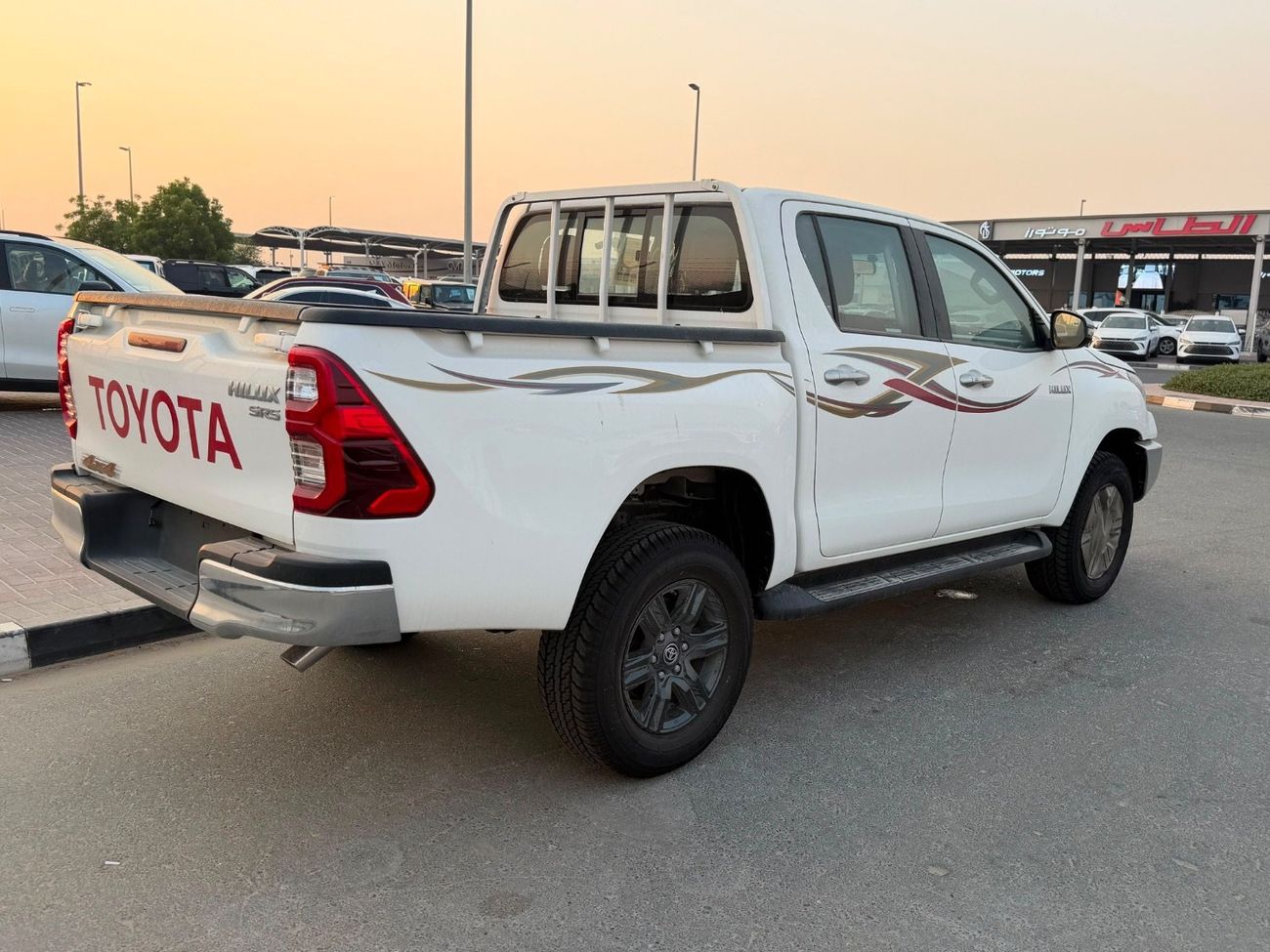 Toyota Hilux SGLX Toyota Hilux 2.7 AT push start Full option GCC 2025