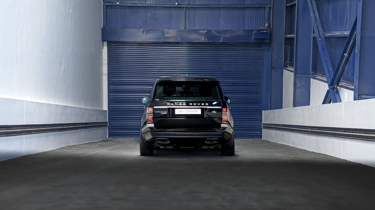 Land Rover Range Rover Vogue SE 5.0L UAE's Very Best Example | 2 Years Free Servicing | AED 4,460 Per Month