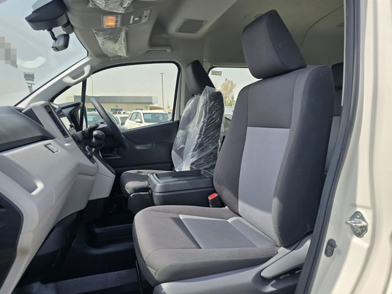 Toyota Hiace TOYOTA HIACE COMMUTER VAN RHD 2024 MODEL 2.8 L DIESEL AUTOMATIC(PM58033)