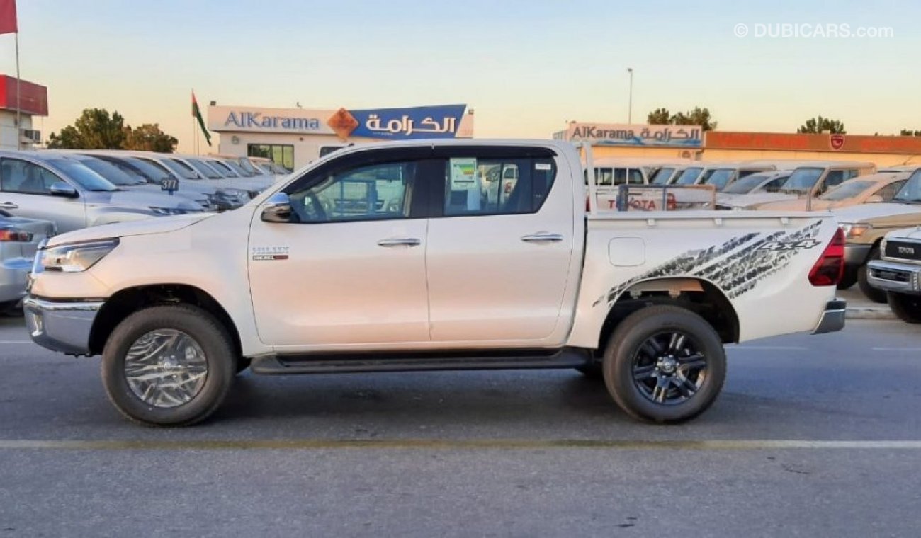 تويوتا هيلوكس SR5 2.4L Diesel 4x4 Double Cab M/T - Rear camera - Full options