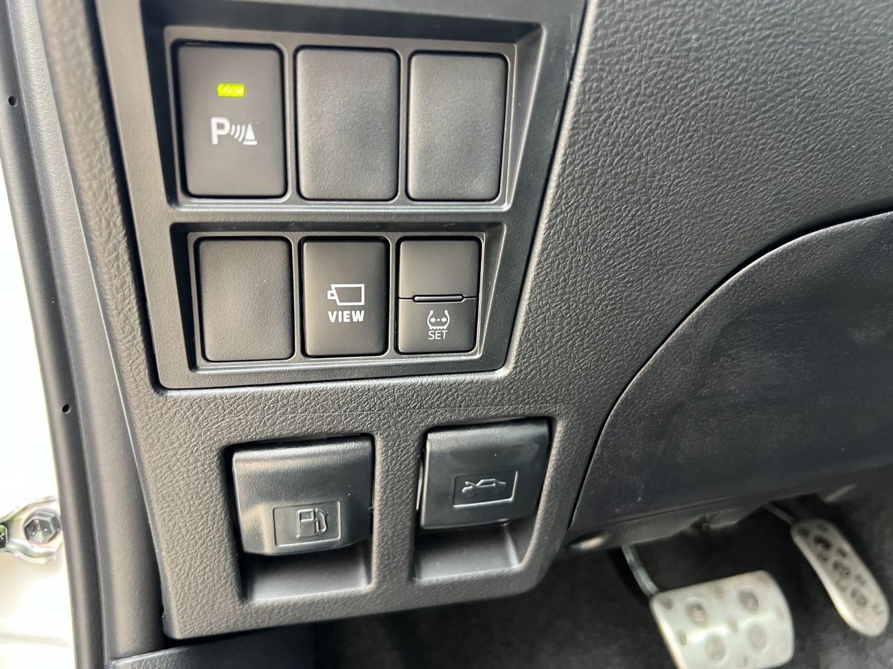 تويوتا هيلوكس EXPORT ONLY - Toyota Hilux GR sport 2025