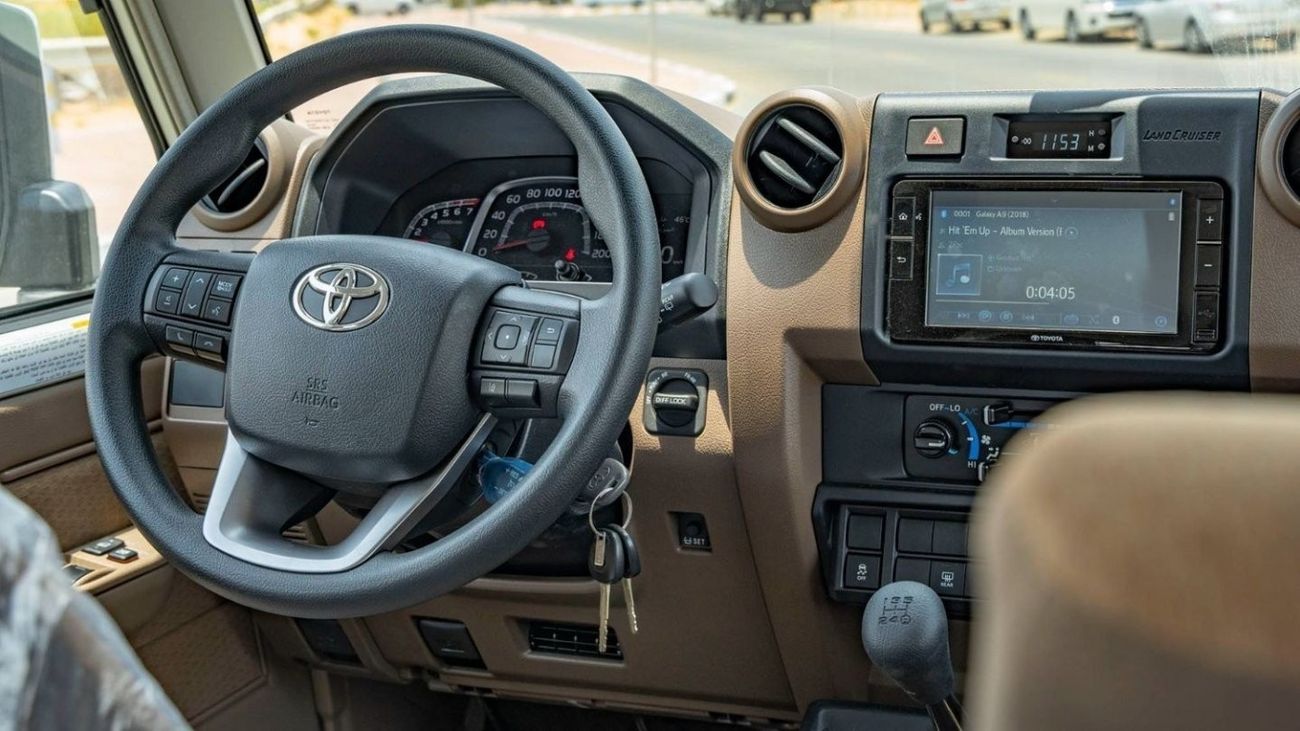 تويوتا لاند كروزر 70 2024 Toyota LC76 4.0L petrol MT Full option