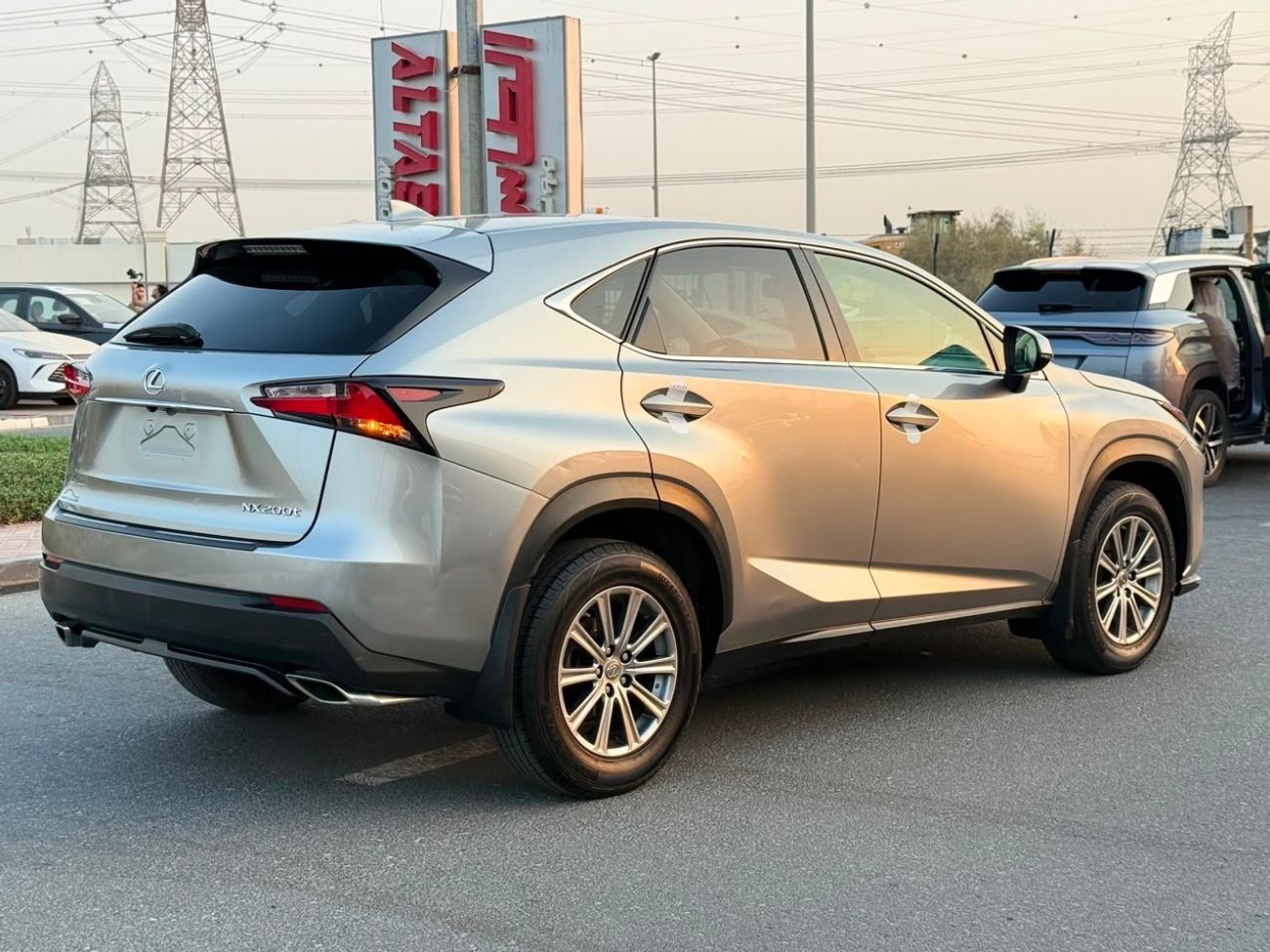 لكزس NX200t STD (NON GCC)
