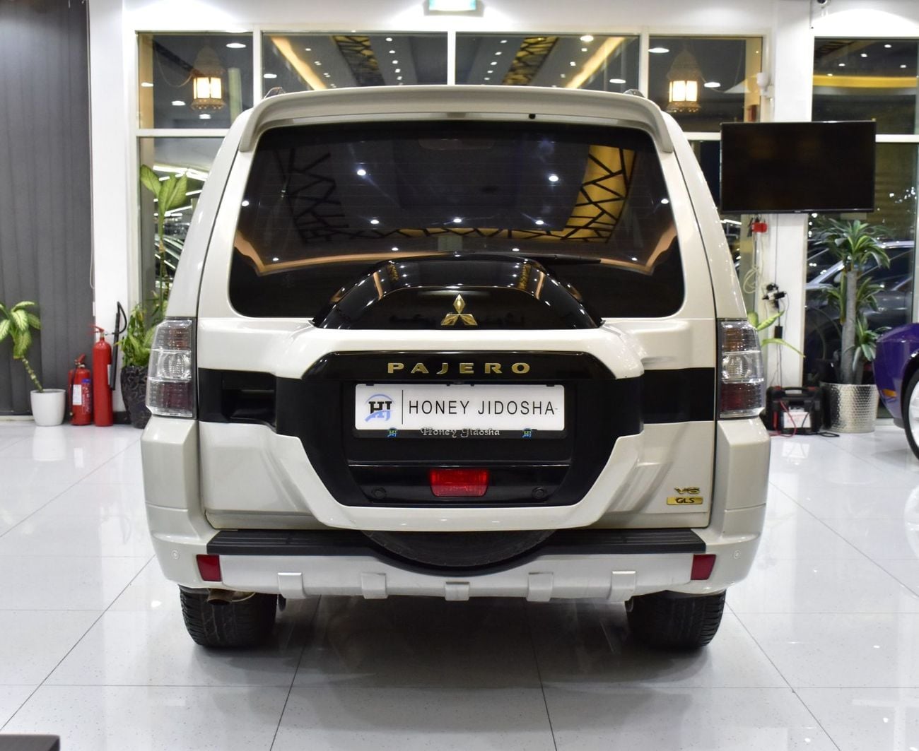 ميتسوبيشي باجيرو EXCELLENT DEAL for our Mitsubishi Pajero GLS ( 2020 Model ) in White Color GCC Specs