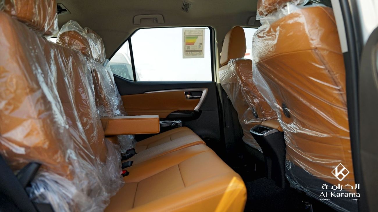 تويوتا فورتونر 4.0L V6 - SR5 - 360 Camera - Diff Lock - Cooling Leather Seats - Cruise Control