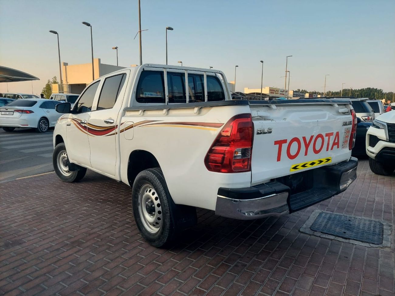 Toyota Hilux DC 2.4L 4WD DIESEL MANUAL TRANSMISSION