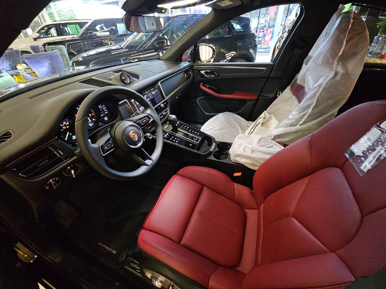 Porsche Macan 2026 Porsche Macan| GCC | Dealer Warranty | 21-inch RS Spyder Rims